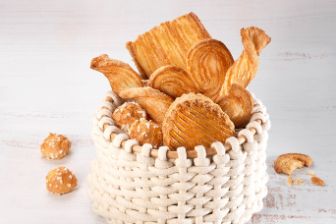 mademoiselle-desserts-rolls-teaer-s-03