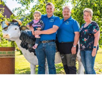 Urs-Samuel_Isch_Landwirtschaftsbetrieb_Isch_Etzelkofen_Familie_Intro