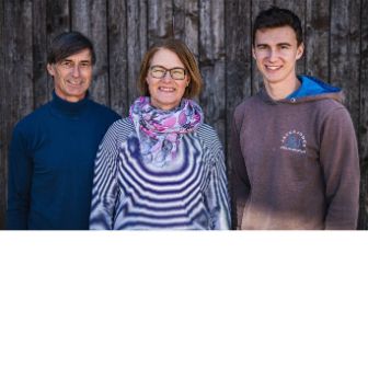 Neurueti_Kaegi_Gutenswil_Familie_zugeschnitten