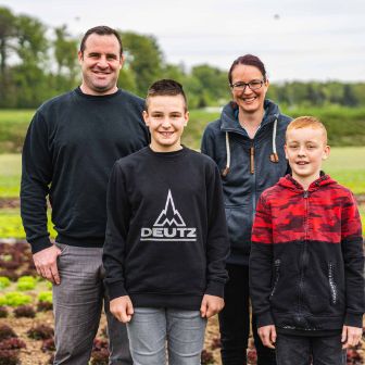 Vierbrunnenhof_Huber_Birrhard_Familie