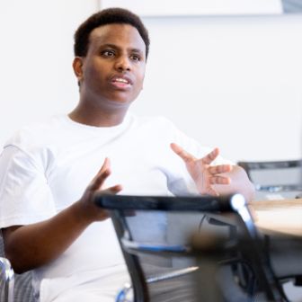 stories-samsung-yosief-buero-text-image