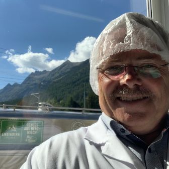 stories-senior-programm-text-image-2