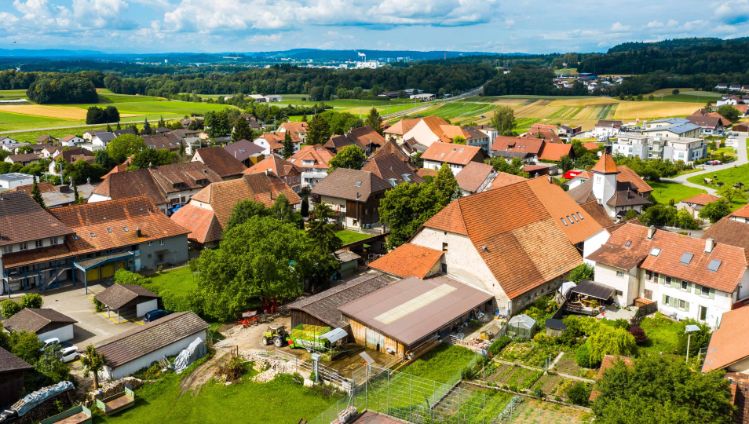 Hof_zur_Linde_Stuber_Attiswil_Drohne