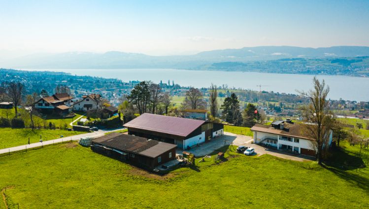 Panoramahof_Bolleter-Diakun_Meilen_Drohne