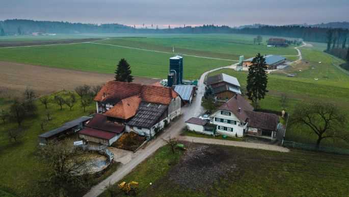 Huebelihof_Baumann_Diessbach_Drohne