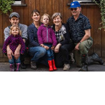 Bauernhof-Baettwil_Mathys_Burgdorf_Familie_zugeschnitten