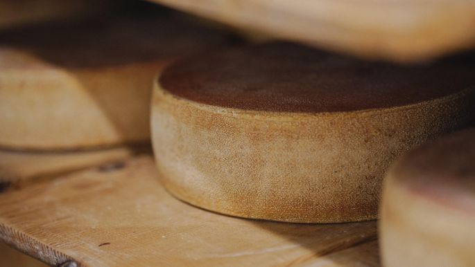 aut-ueberemmi-kaesekeller-laibe