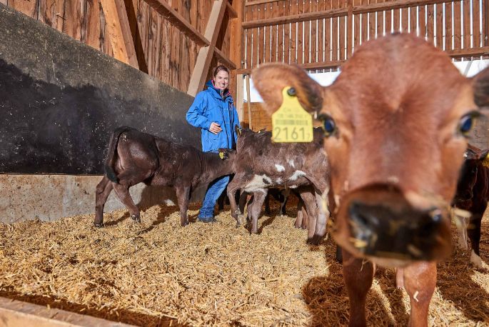 Sonnenhof Burger, Anna und Lukas Burger, Rudolfstetten_Ganzkörper_5