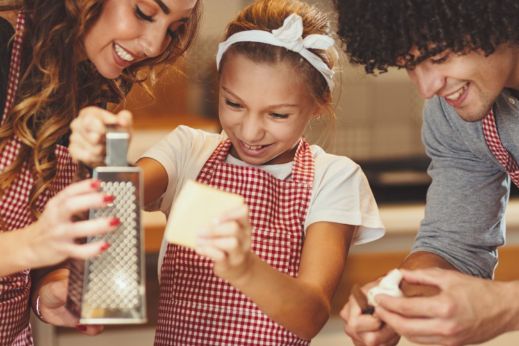 family-tigre-cooking