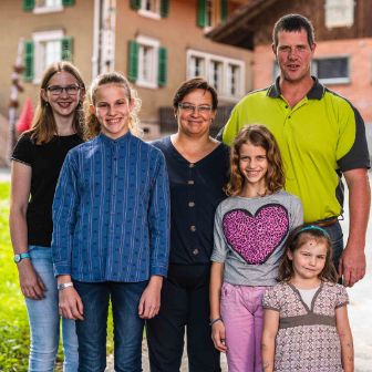 Milchwirtschaftsbetrieb_Dommen_Dommen_Pfeffikon_Familie