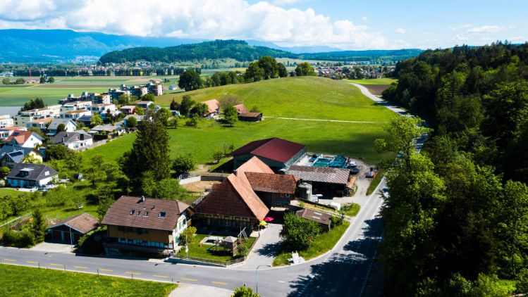 Milchwirtschaftsbetrieb_Schmid_Schmid_Busswil_BE_Drohne