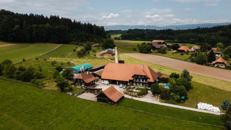 Tierhof_Messerli_Wengi-b-Büren_Drohne