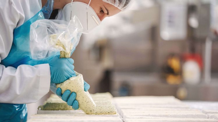 aut-ueber-emmi-konfektionierung-brie