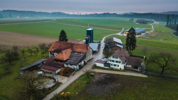 Huebelihof_Baumann_Diessbach_Drohne