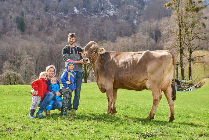 Bleichi_Andreas Krieg, Niederurnen_Familie mit Kuh