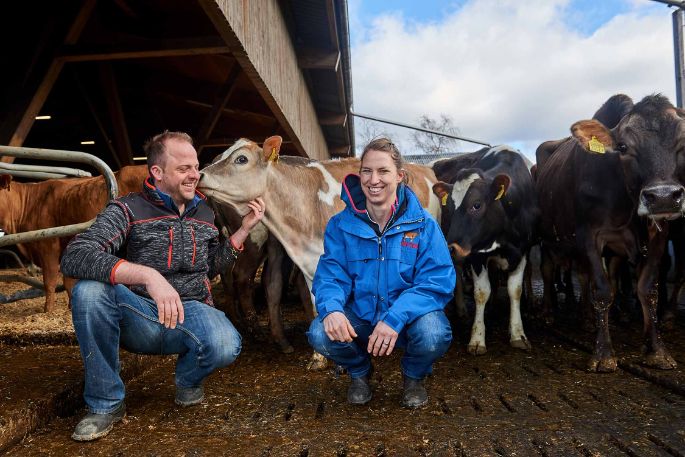 Sonnenhof Burger, Anna und Lukas Burger, Rudolfstetten_Ganzkörper_4