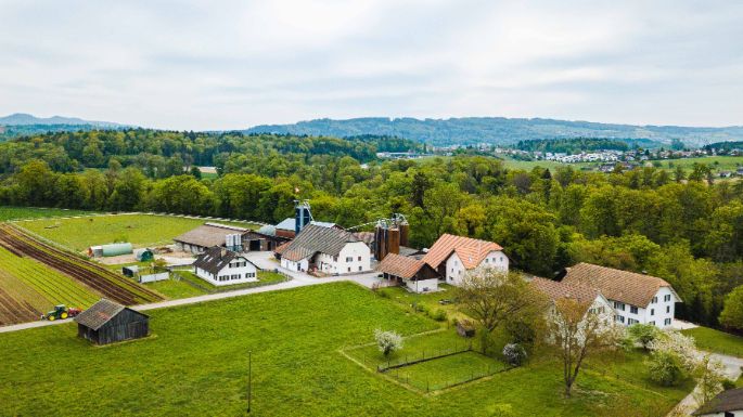 Vierbrunnenhof_Huber_Birrhard_Drohne